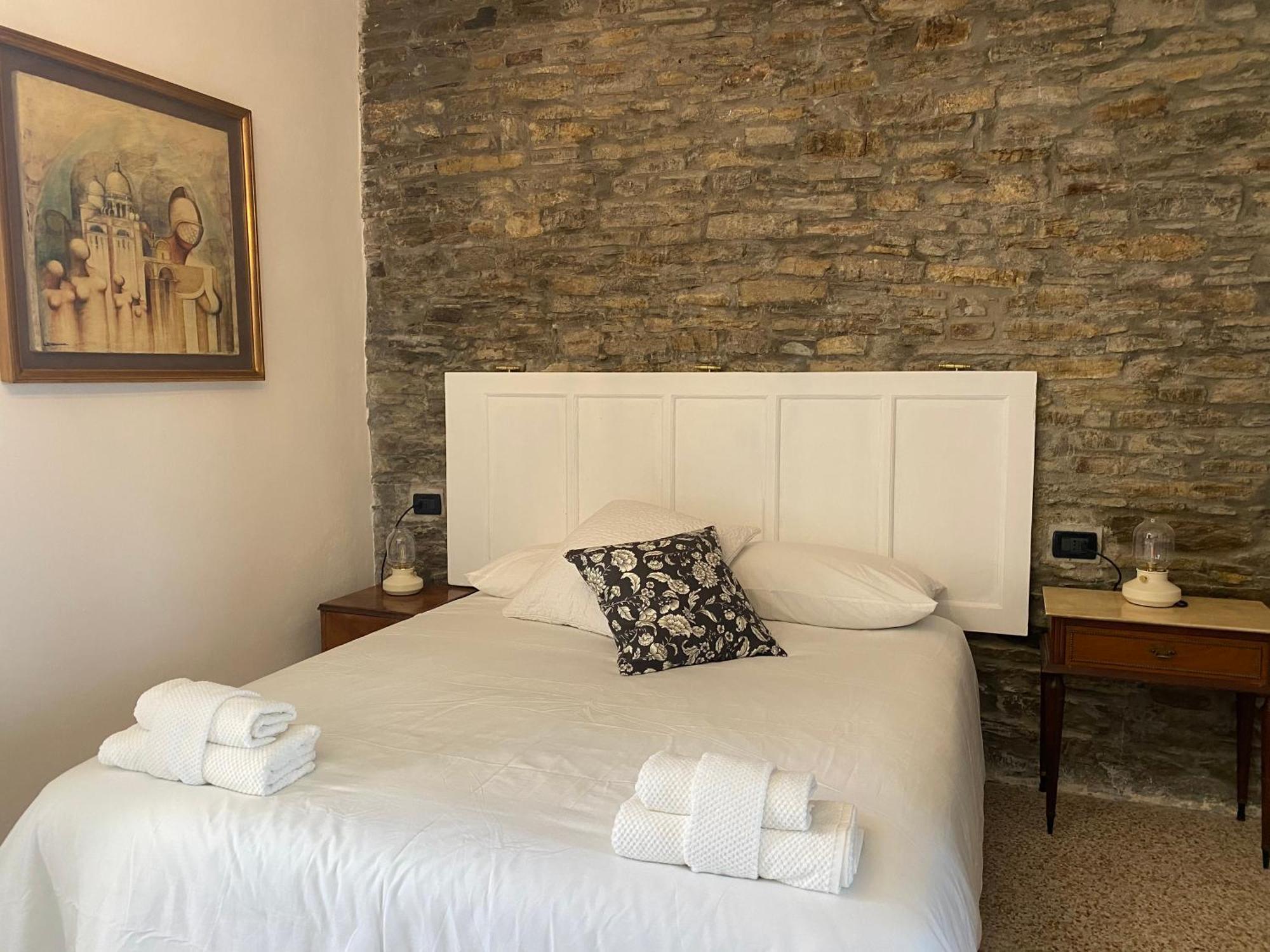 La Lupa E L'Orso Bed & Breakfast แบร์เชโต ภายนอก รูปภาพ